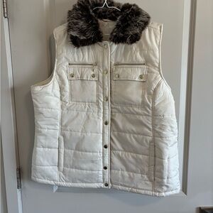 Women’s Cream Quilted Puffer Vest with Faux Fur Collar